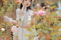 少女写真带花,少女写真中的浪漫时光